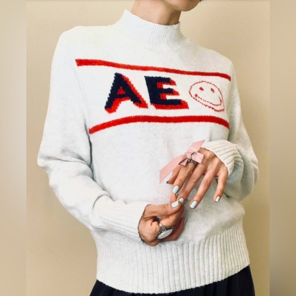 NEW American Eagle Smiley Mock Neck Soft Sweater Size Small NWT - Picture 2 of 13